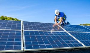 Installation et mise en production des panneaux solaires photovoltaïques à Plomelin
